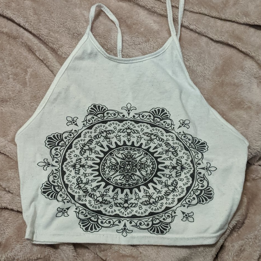 Halter top with design